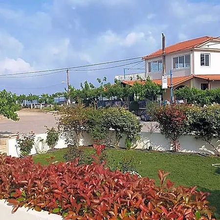 Hotel Ostria Kakovatos 3*