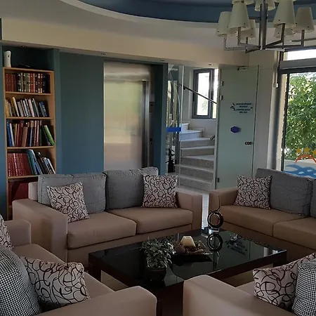 Ostria Kakovatos Szálloda 3*