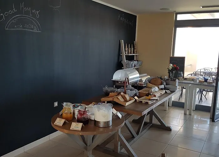 Ostria Kakovatos Zaháro